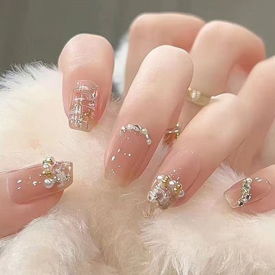 Fresh And Gentle Style Fake Nail Patch Blush Pearl Rhinestone Flashing Nail Art Removable Wearable Nail Pieces